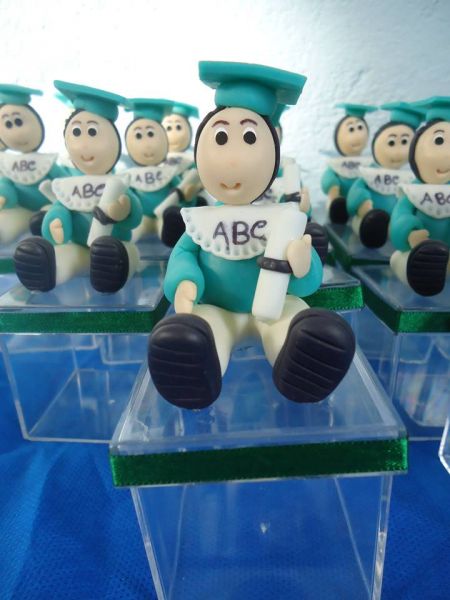 lembrancinhas de formatura menino na caixa de acrilico