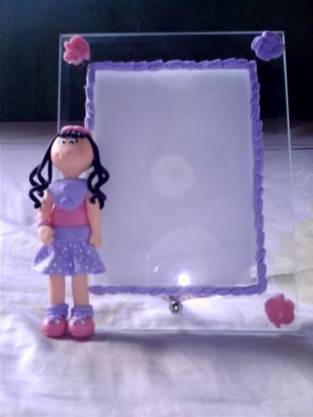 porta-retrato menina lilás